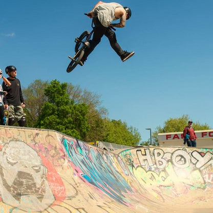 Shadow Super Slim V2 Knee Pads