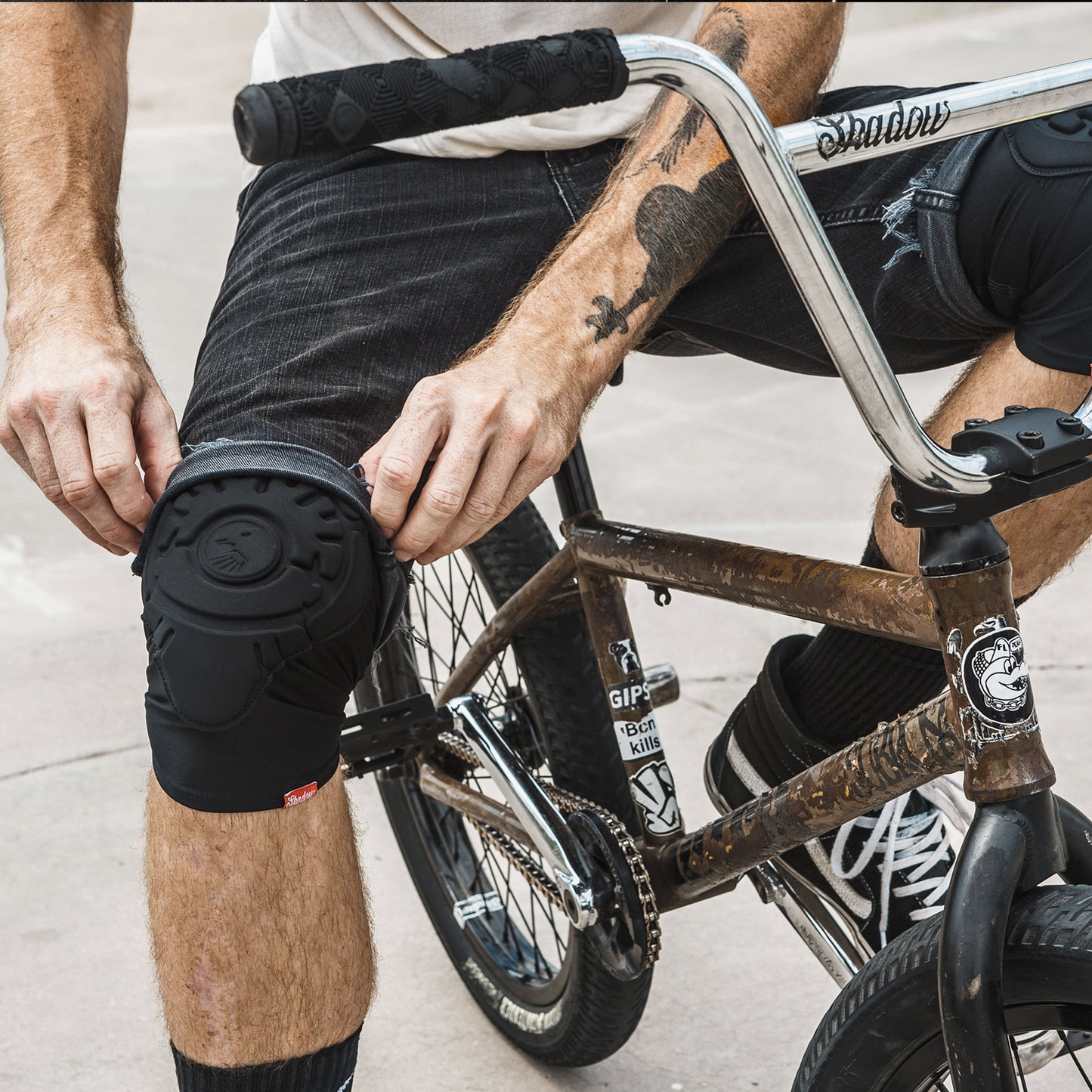 Shadow Invisa-Lite Knee Pads